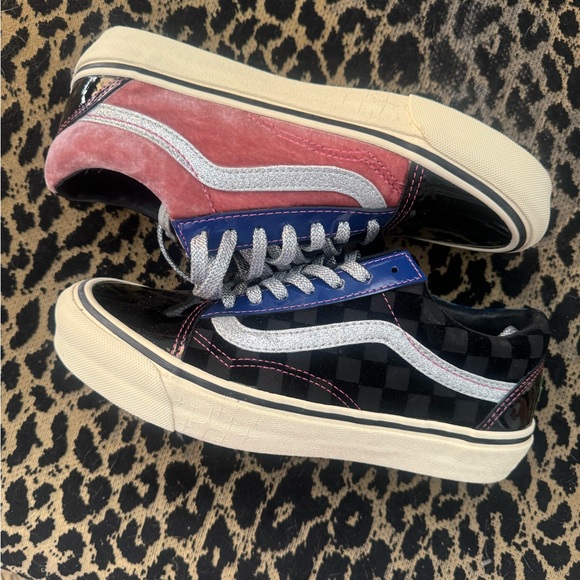 Vans - Picture 4 of 9